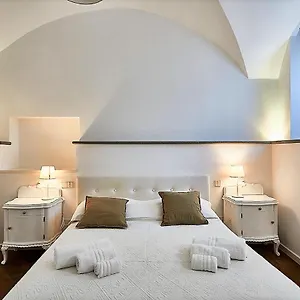 Astra-modern Loft Cathedral View , Bergamo Italy