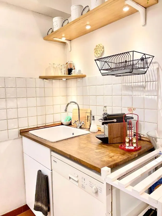 Vacanze Romane Colosseum Apartment 0*, Rome