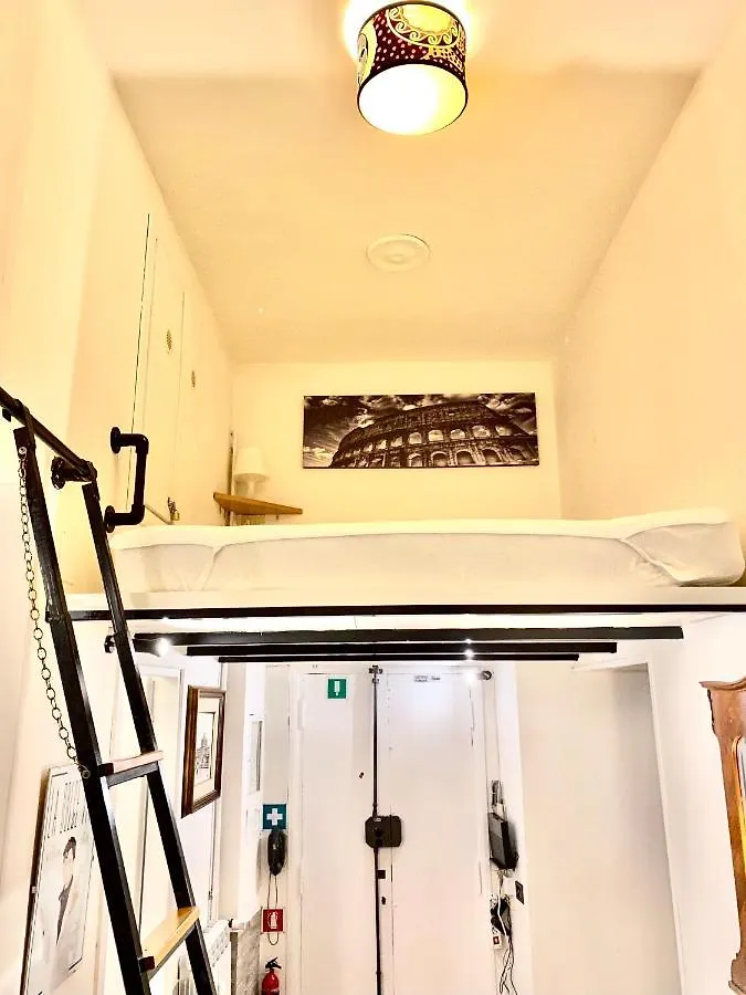 Vacanze Romane Colosseum Apartment 0*, Rome